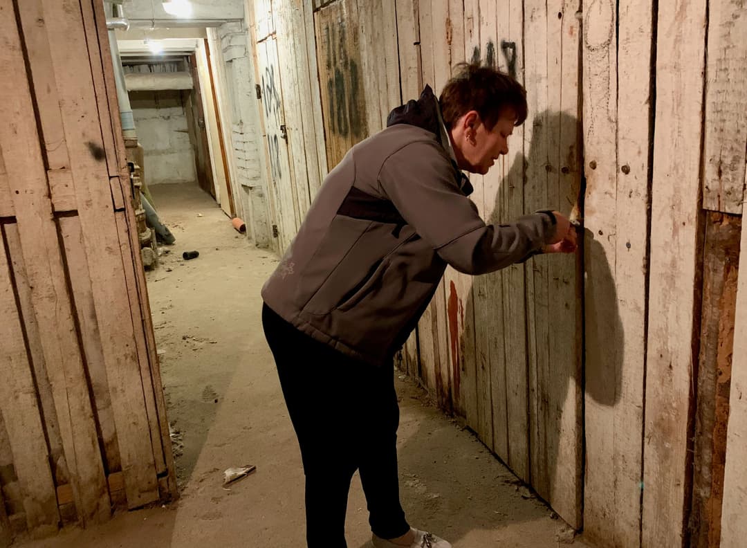 Lights Out. Practicing Opacity in Estonian basements